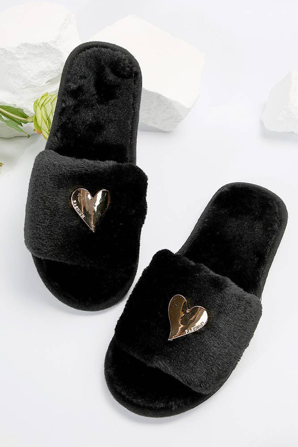 Black Heart Shape Buckle Decor Open Toe Plush Slippers