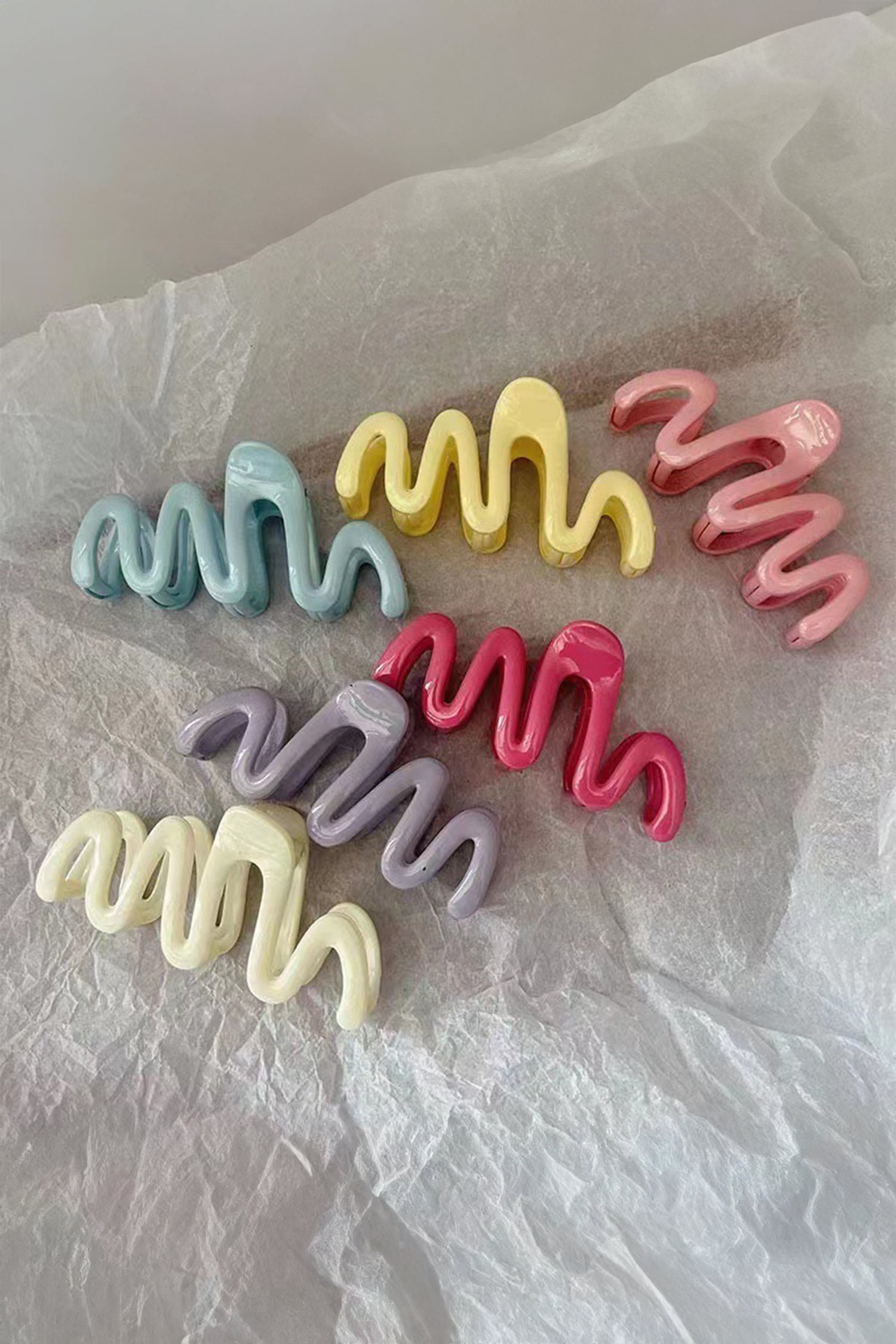 Rose Red Chunky Waves Acrylic Hair Claw Clip