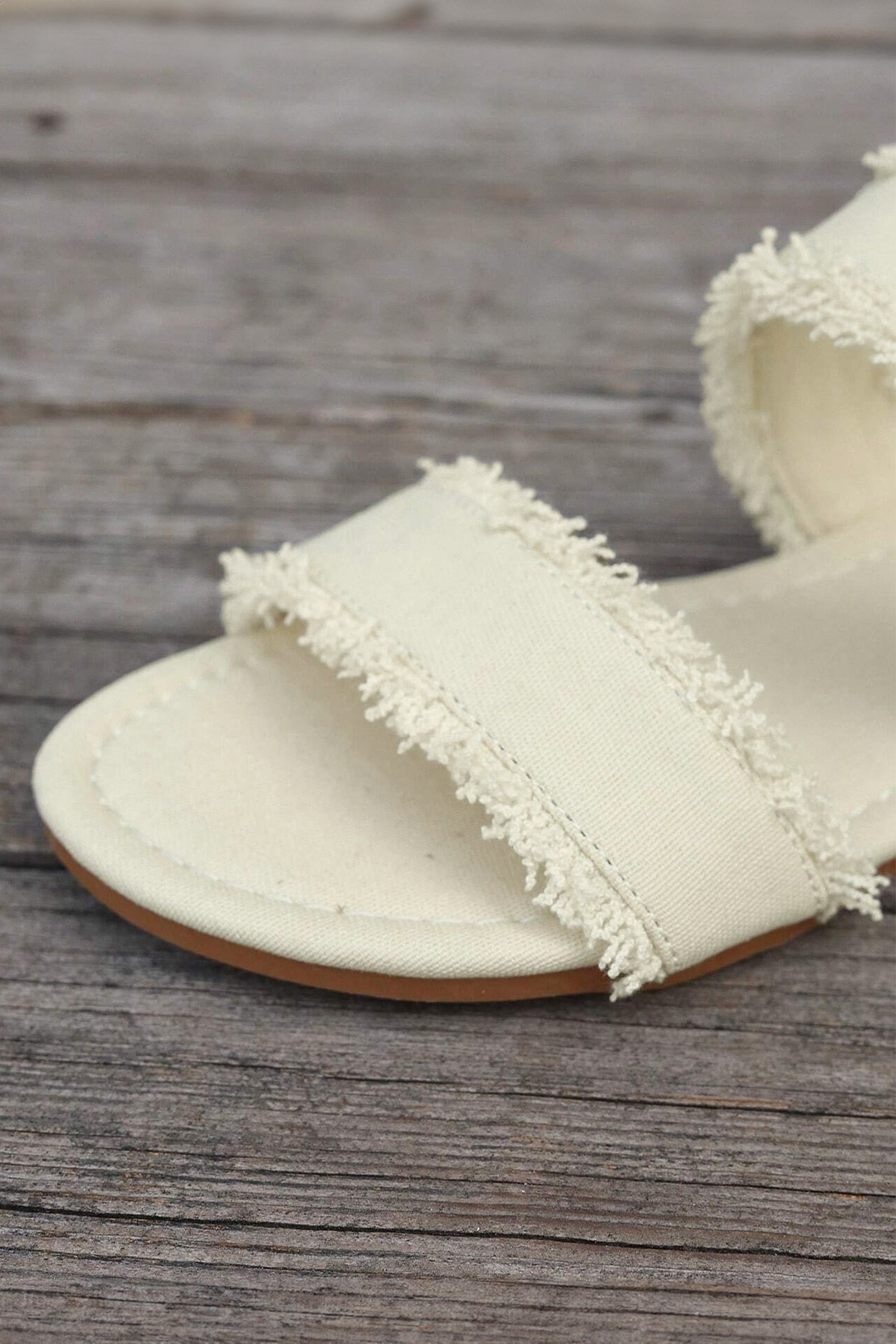White Linen Frayed Trim Double Band Flat Slippers