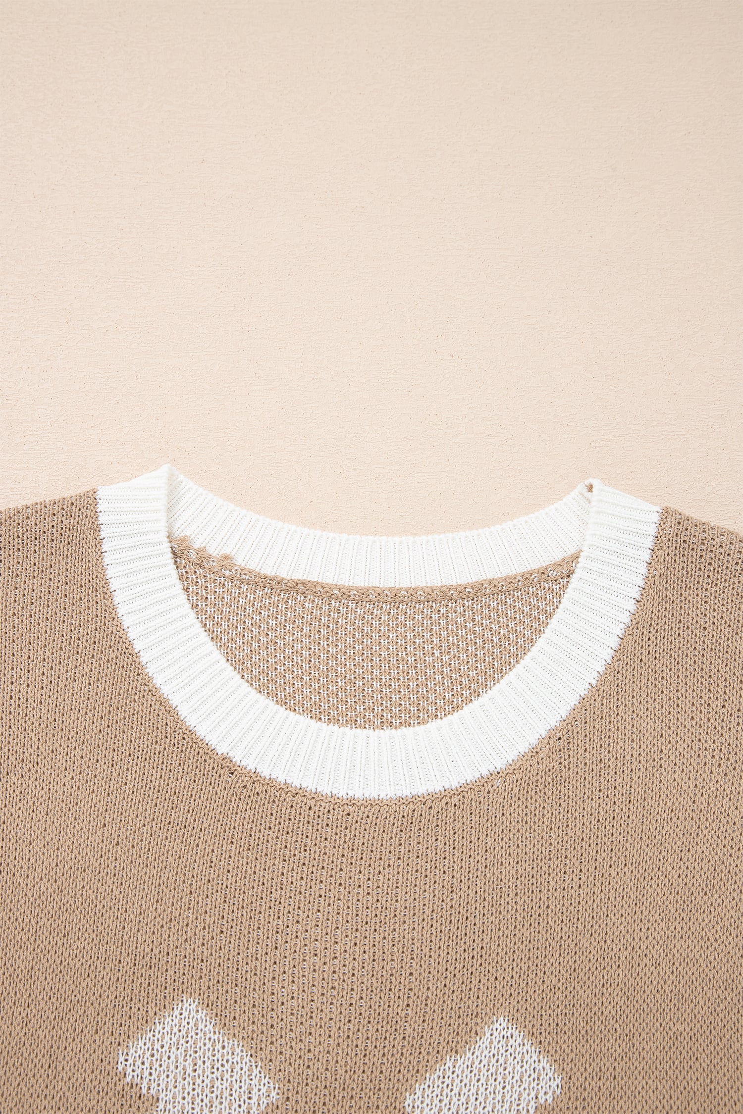 Goat Horse Shoe Pattern Contrast Trim Short Sleeve Sweater