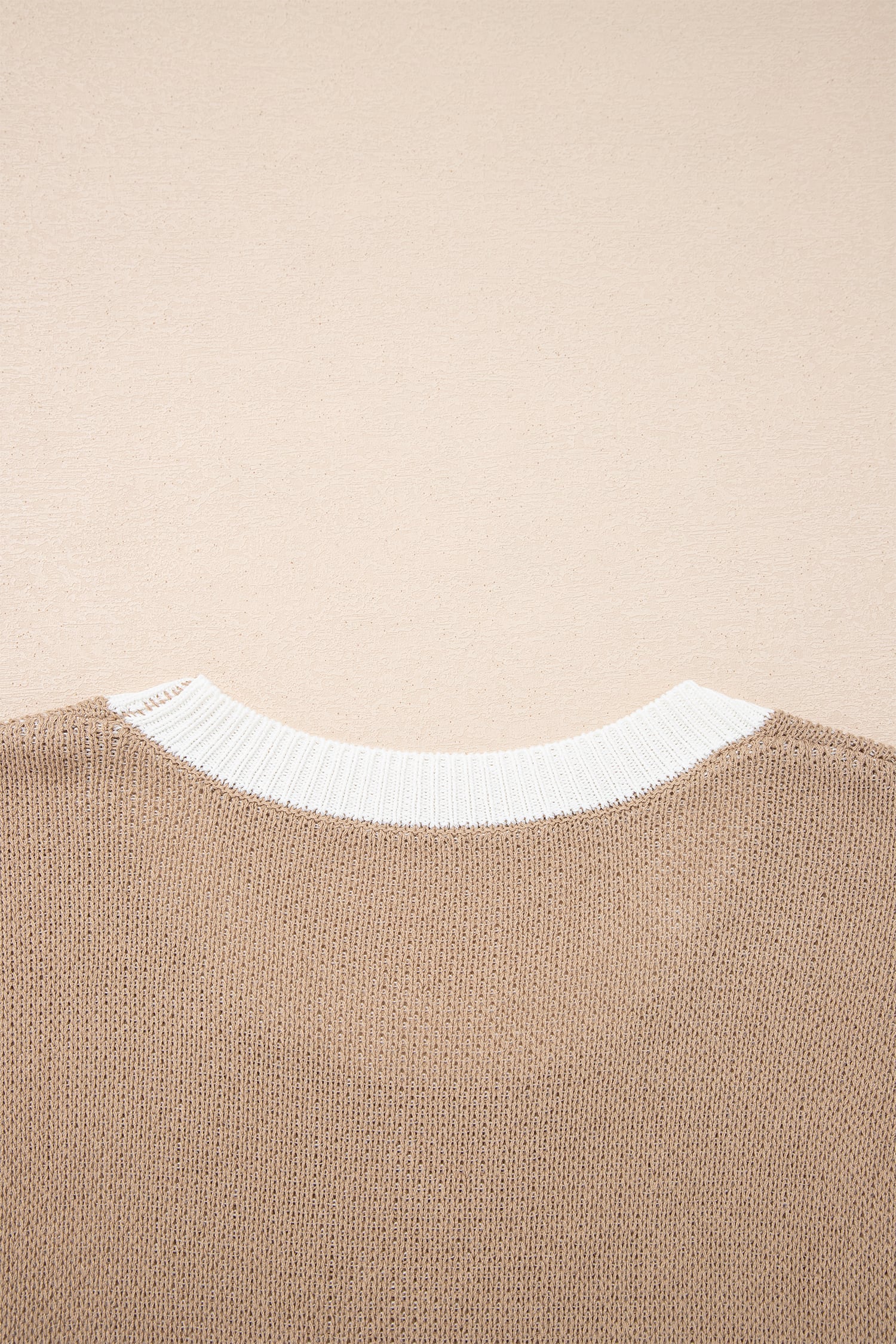 Goat Horse Shoe Pattern Contrast Trim Short Sleeve Sweater