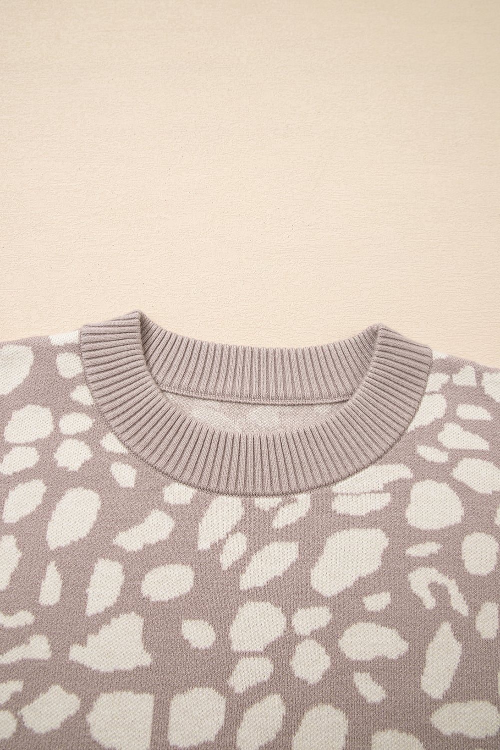 Gray Leopard Spots Pattern Ribbed Trim Drop Shoulder Sweater
