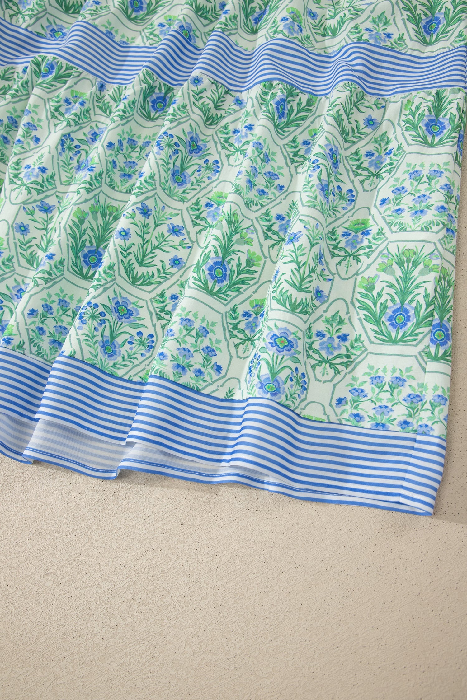 Green Geometric Floral Print Striped Patchwork Detail Sleeveless Dress（Runs Small ）