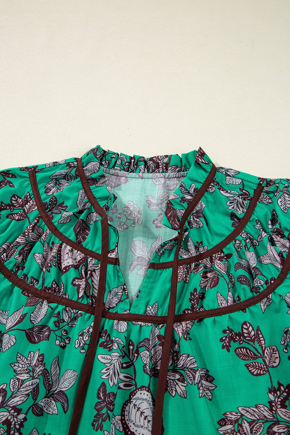 Green Leaves Print Contrast Trim V Neck Shirred Puff Sleeve Blouse