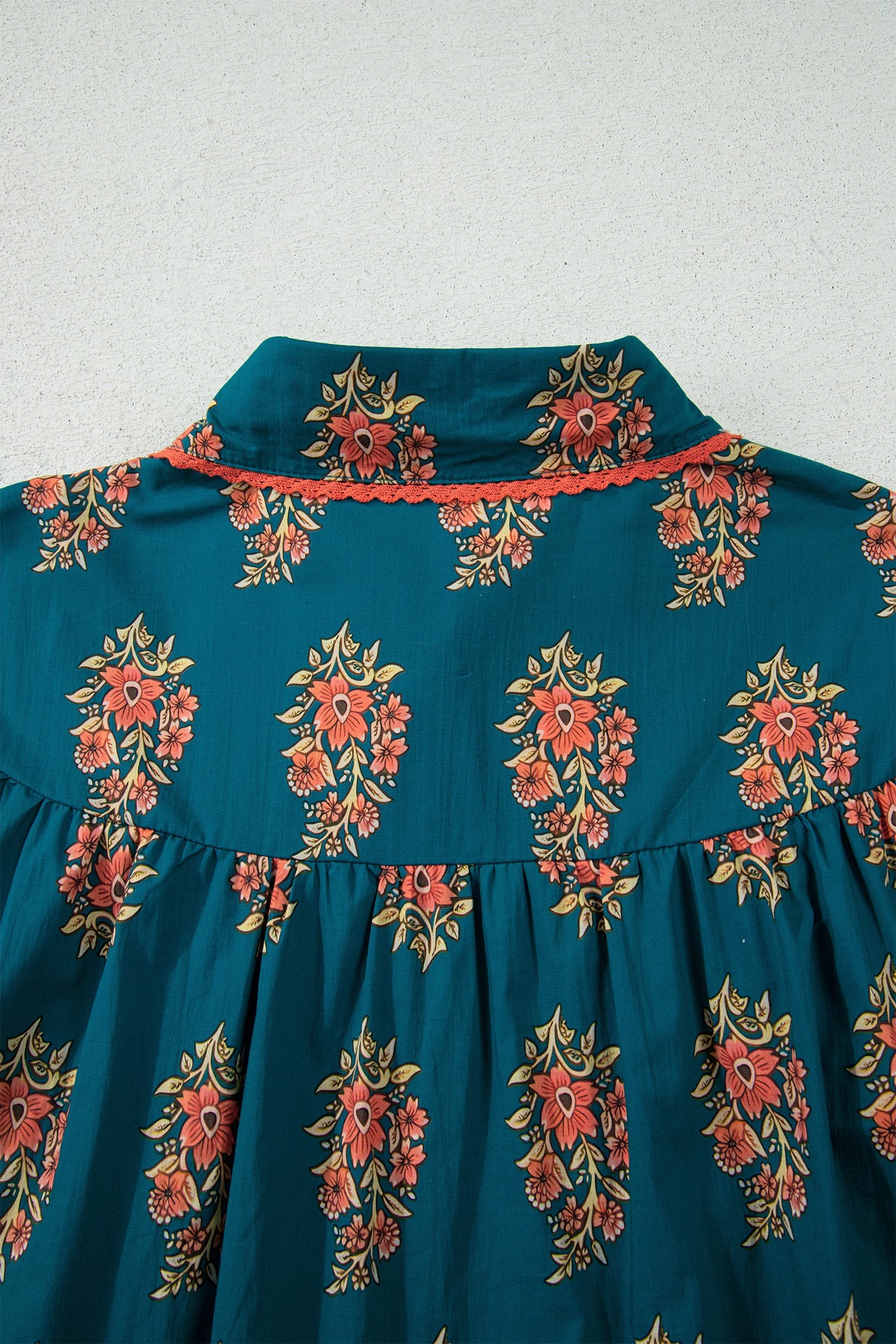Green Plus Size Floral Print Contrast Lacy Trim Pleated Loose Shirt