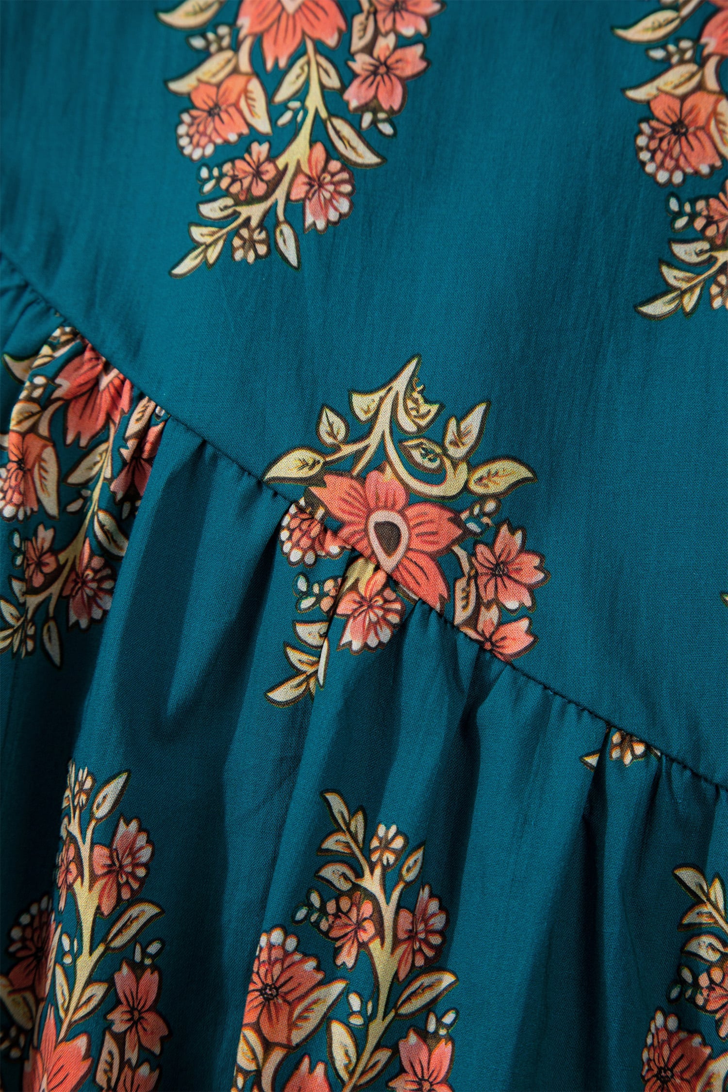 Green Plus Size Floral Print Contrast Lacy Trim Pleated Loose Shirt