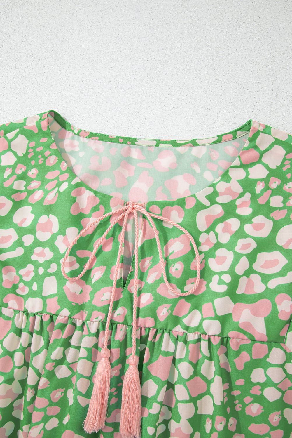 Green Plus Size Floral Tassel Tie Split Neck Puff Sleeve Blouse