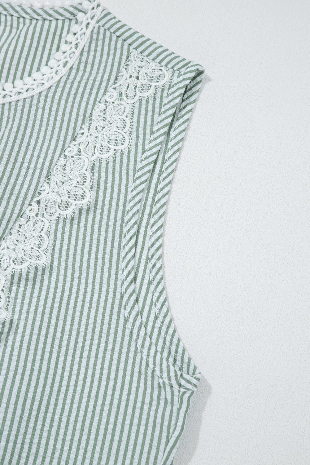 Green Stripe Lace Patchwork Crew Neck Tank Top