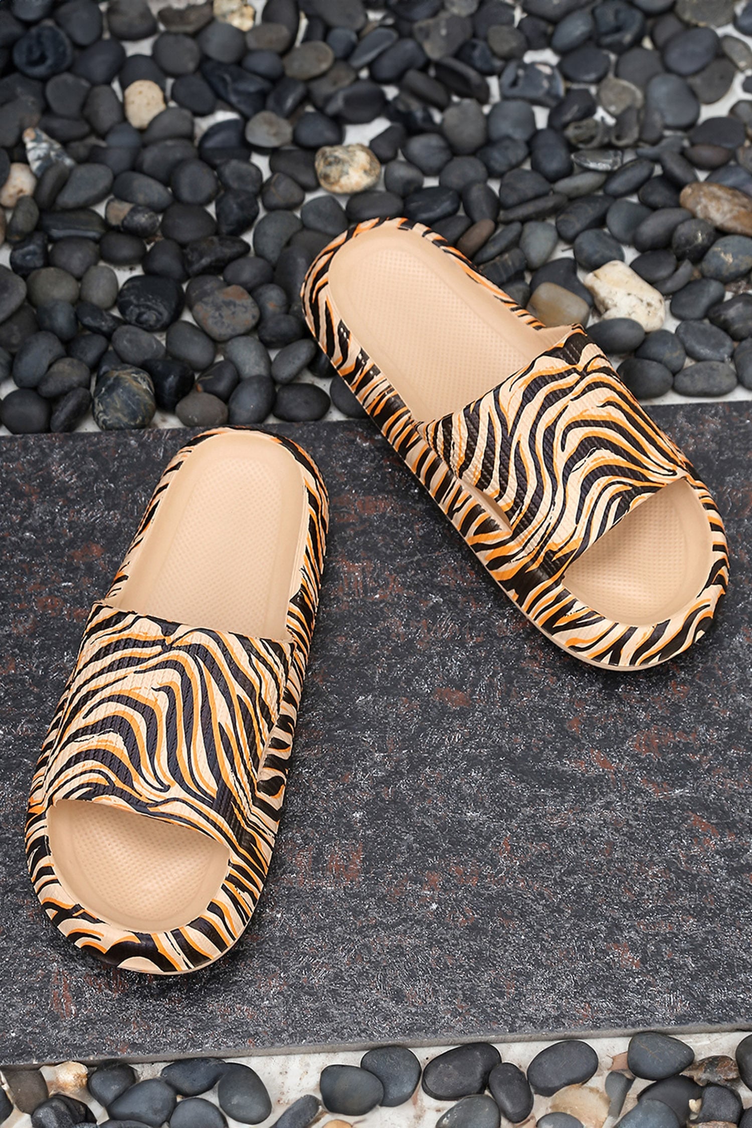 honey gold Tiger Print Hollow Out Detail Casual Slippers