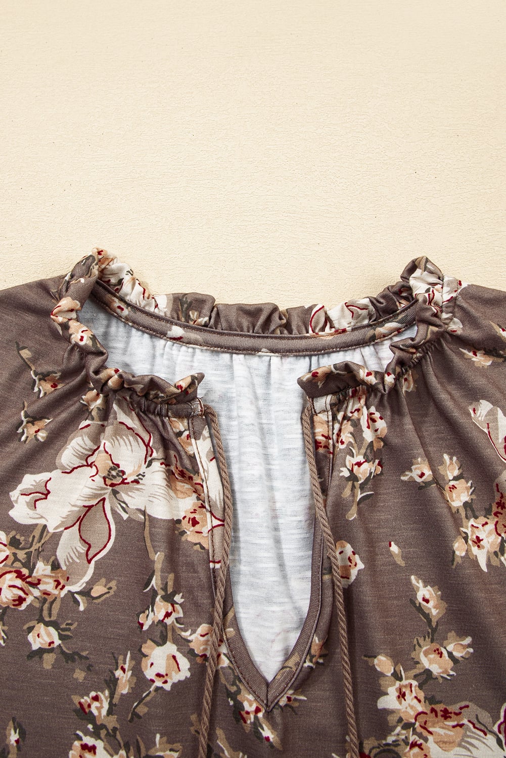 Khaki Retro Floral Print Tassel Tie Split Neck Short Sleeve Blouse
