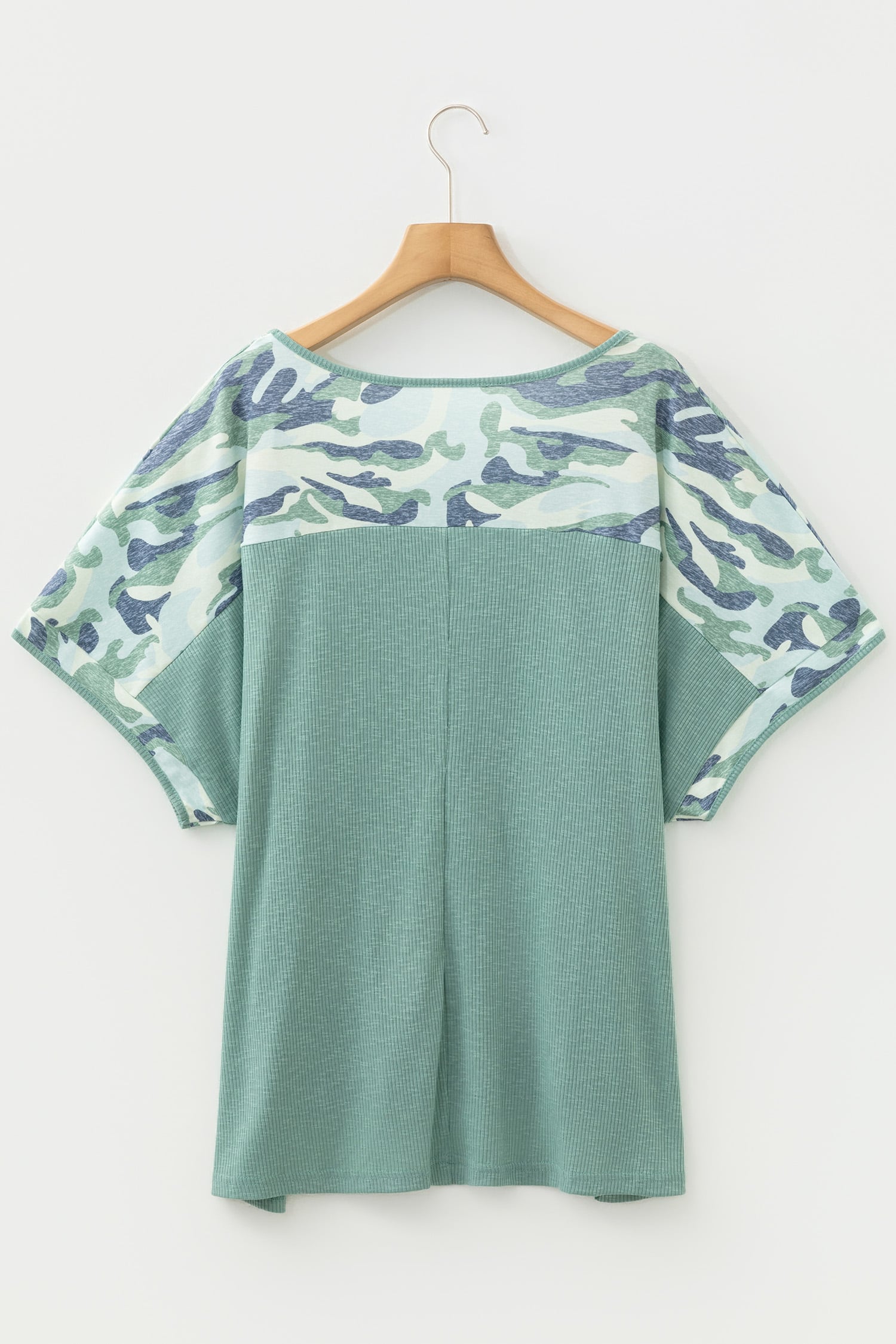 Mist Green Ribbed Camouflage Patchwork Plus Size V Neck Tee