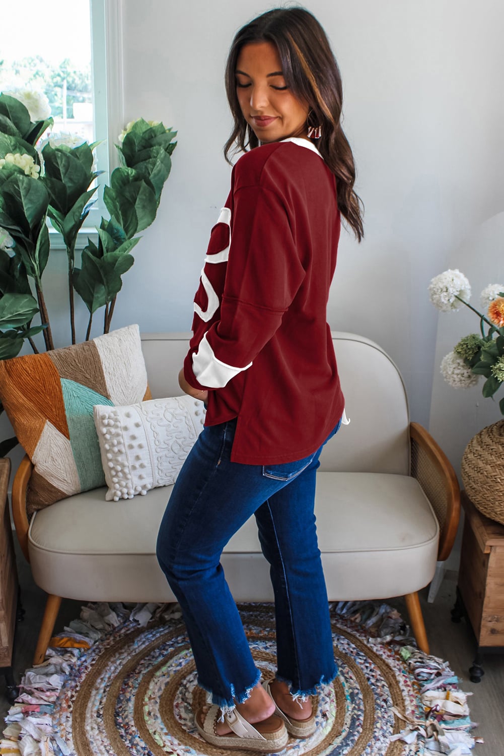 Red Dahlia Cheerful Daisy Flower Patched Round Neck Long Sleeve Top