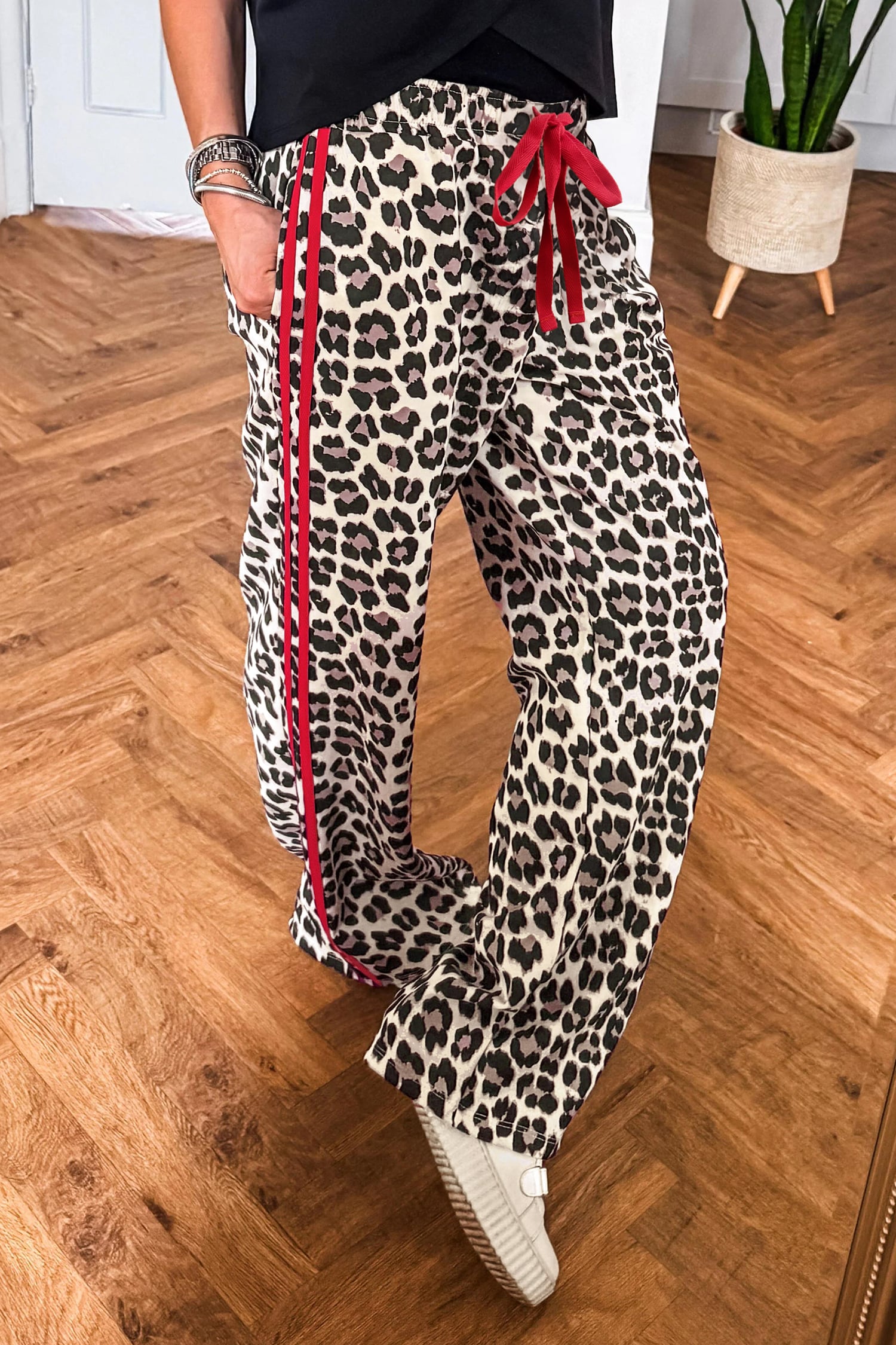 Red Contrast Detail Tie Waist Leopard Print Casual Pants