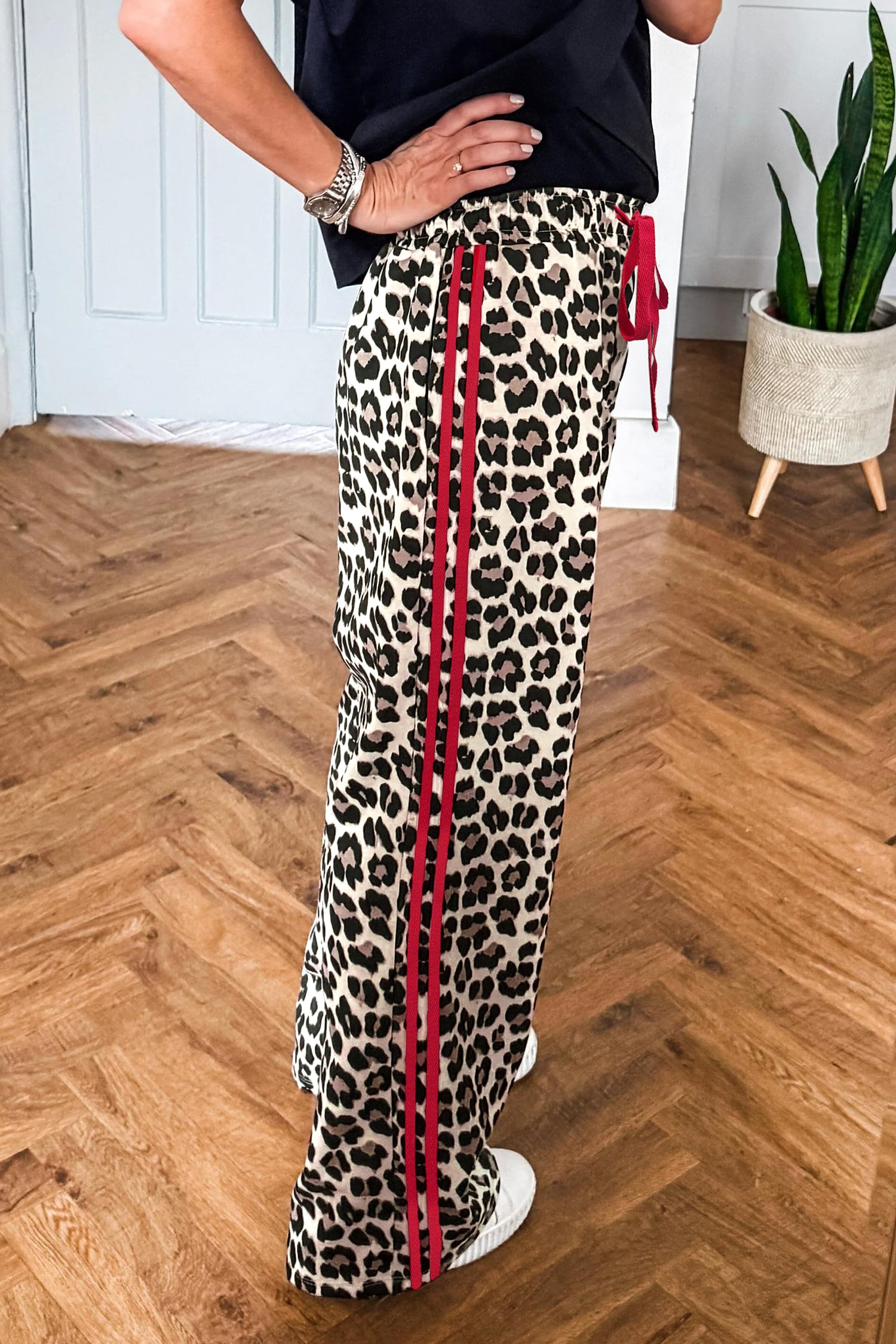 Red Contrast Detail Tie Waist Leopard Print Casual Pants