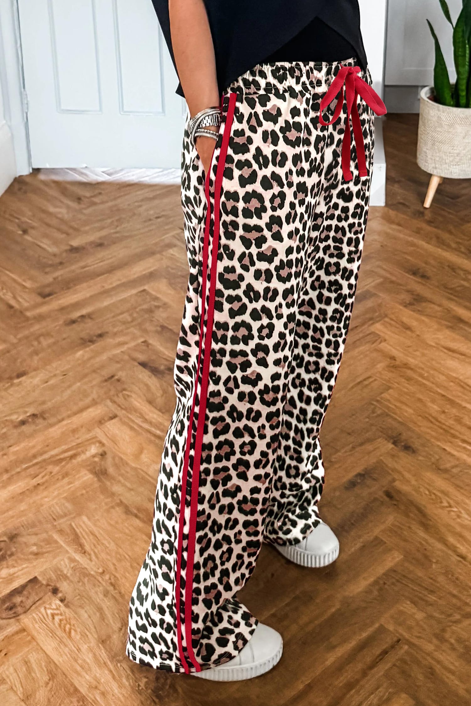 Red Contrast Detail Tie Waist Leopard Print Casual Pants