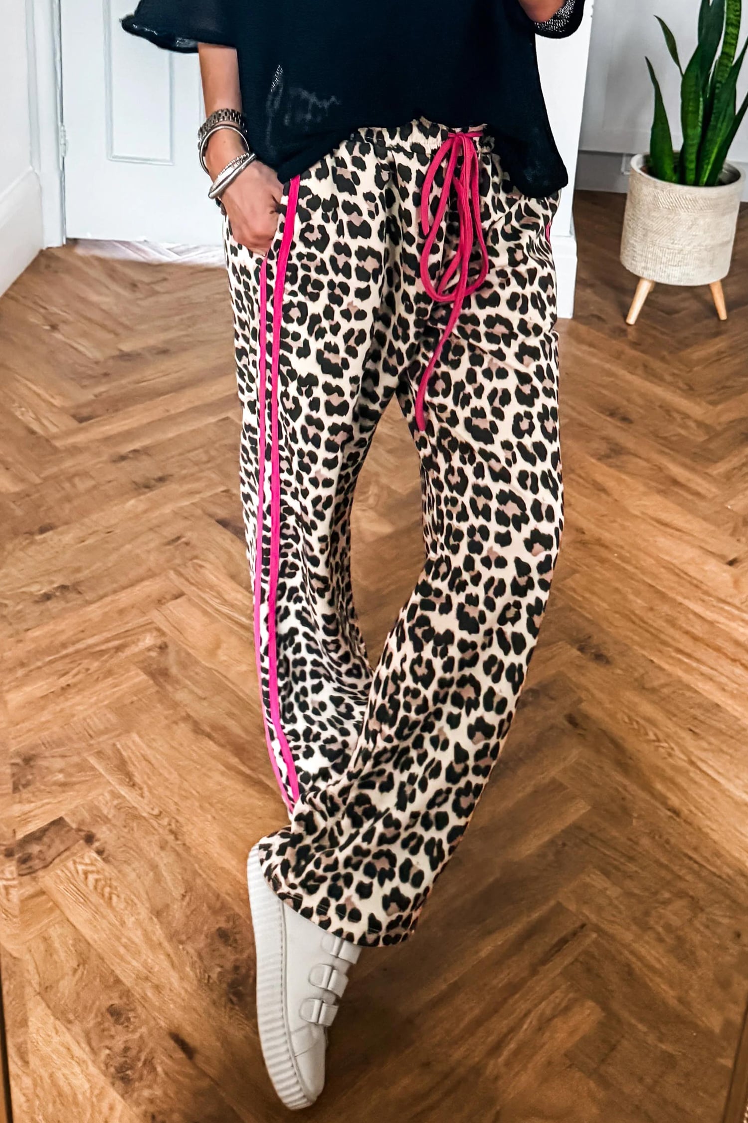 Rose Contrast Detail Tie Waist Leopard Print Casual Pants