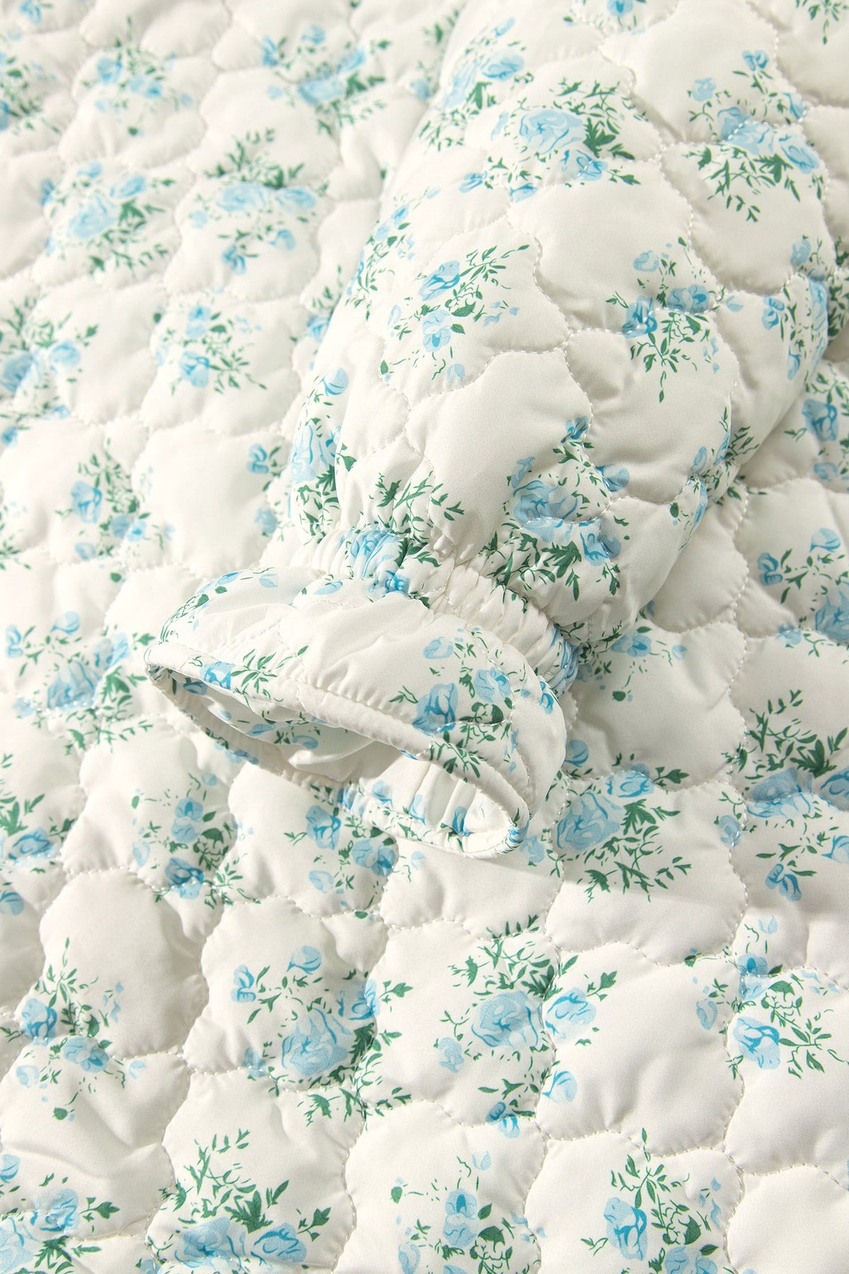 Sky Blue Floral Quilted Flounced Sleeve Casual Puffer Coat