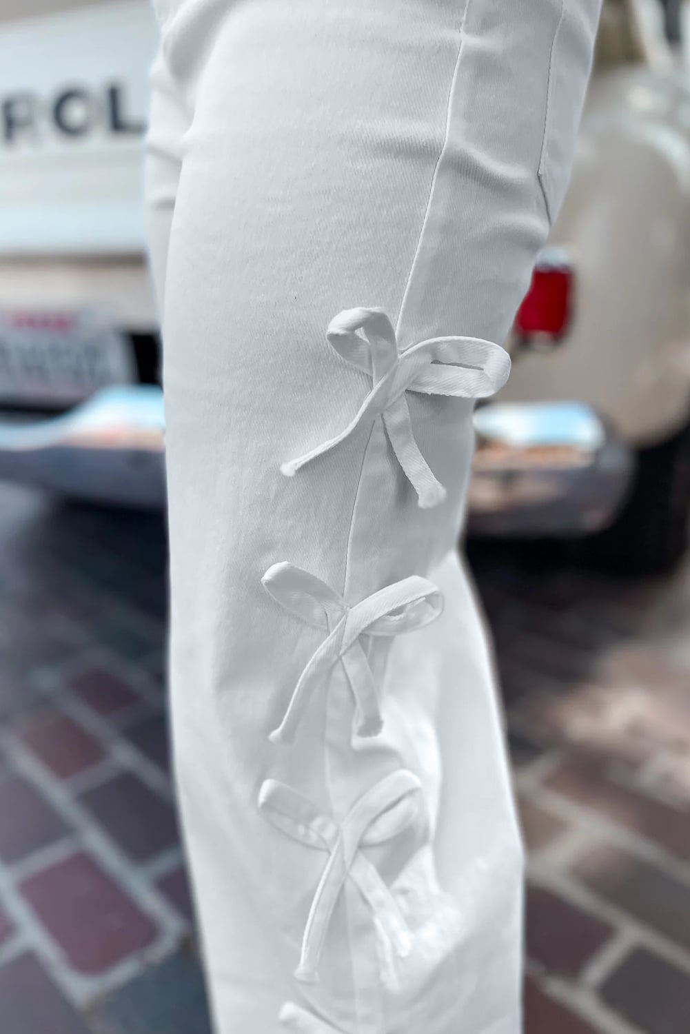 White Bow Knot Side Detail Straight Leg Loose Jeans