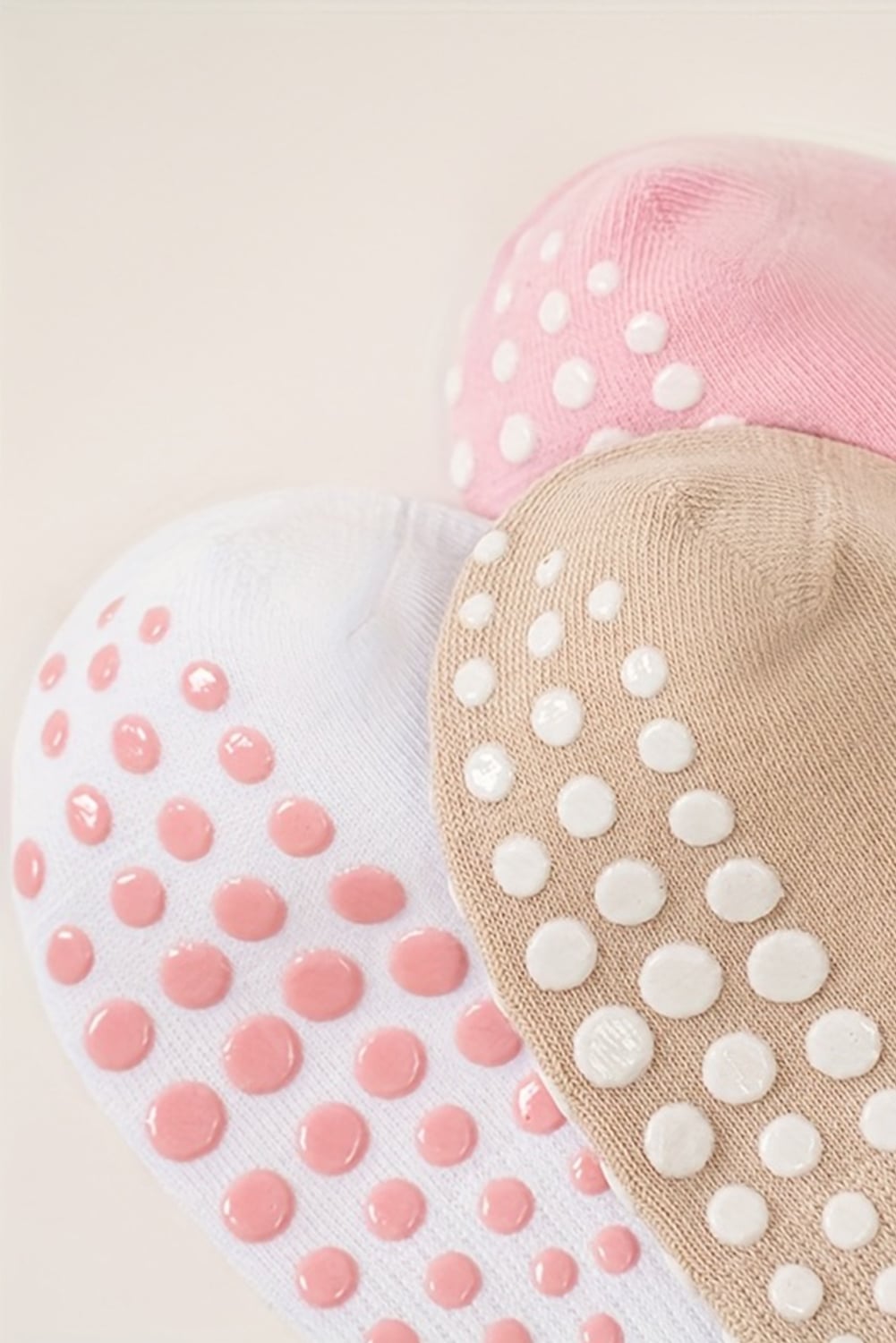 White Bow Print Non-Slip Ruffle Grip Socks