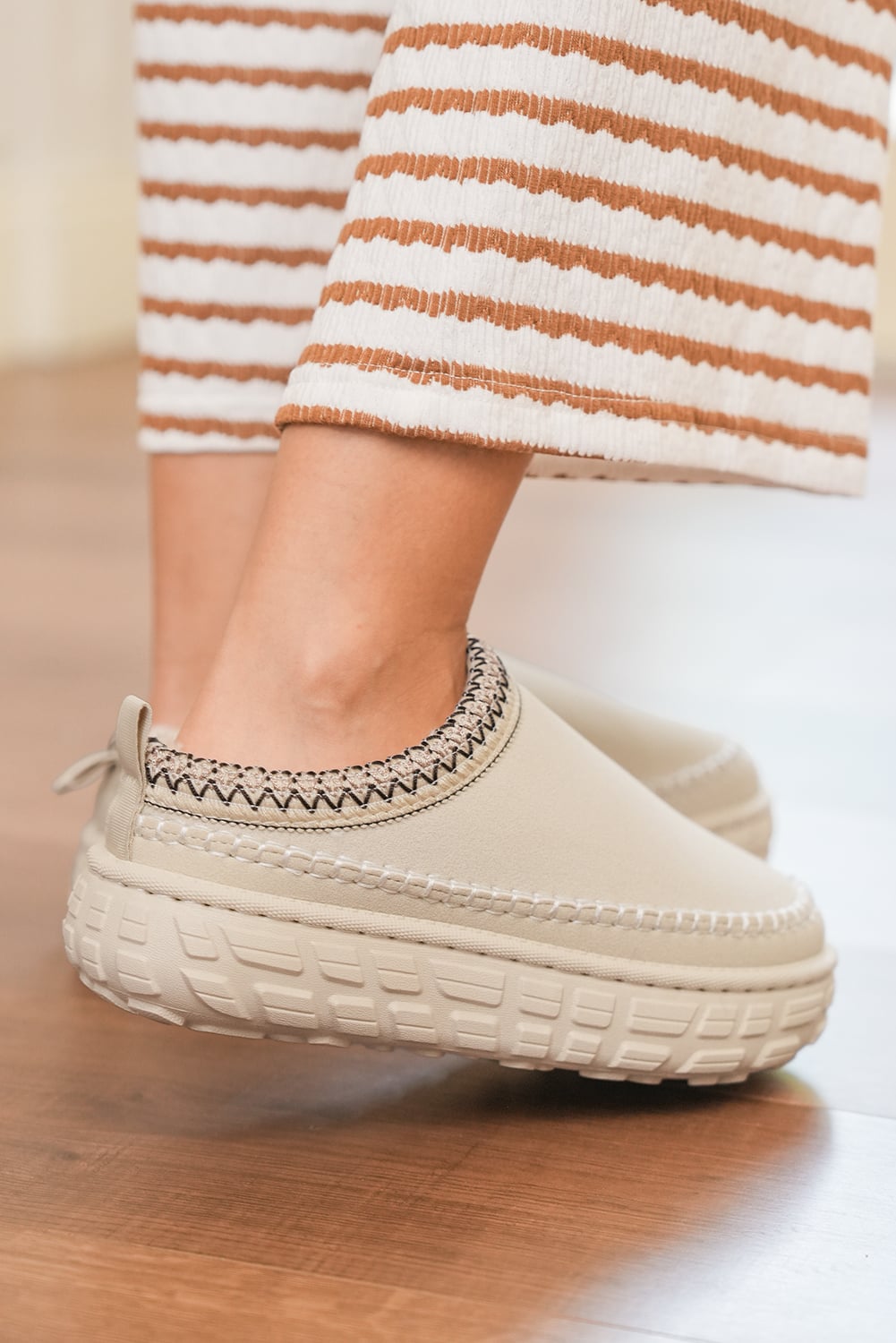 White Faux Suede Woven Trim Plush Lining Platform Slippers