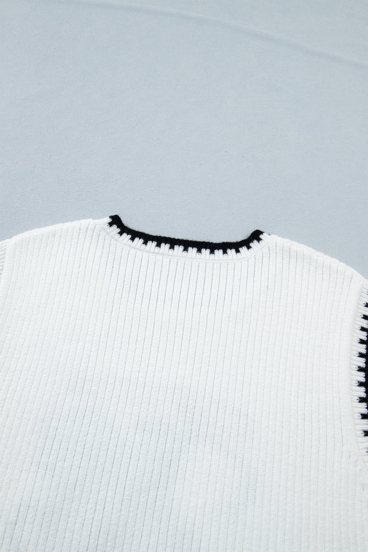 White Contrast Trim Round Neck Rodeo Cowboy Sweater Vest