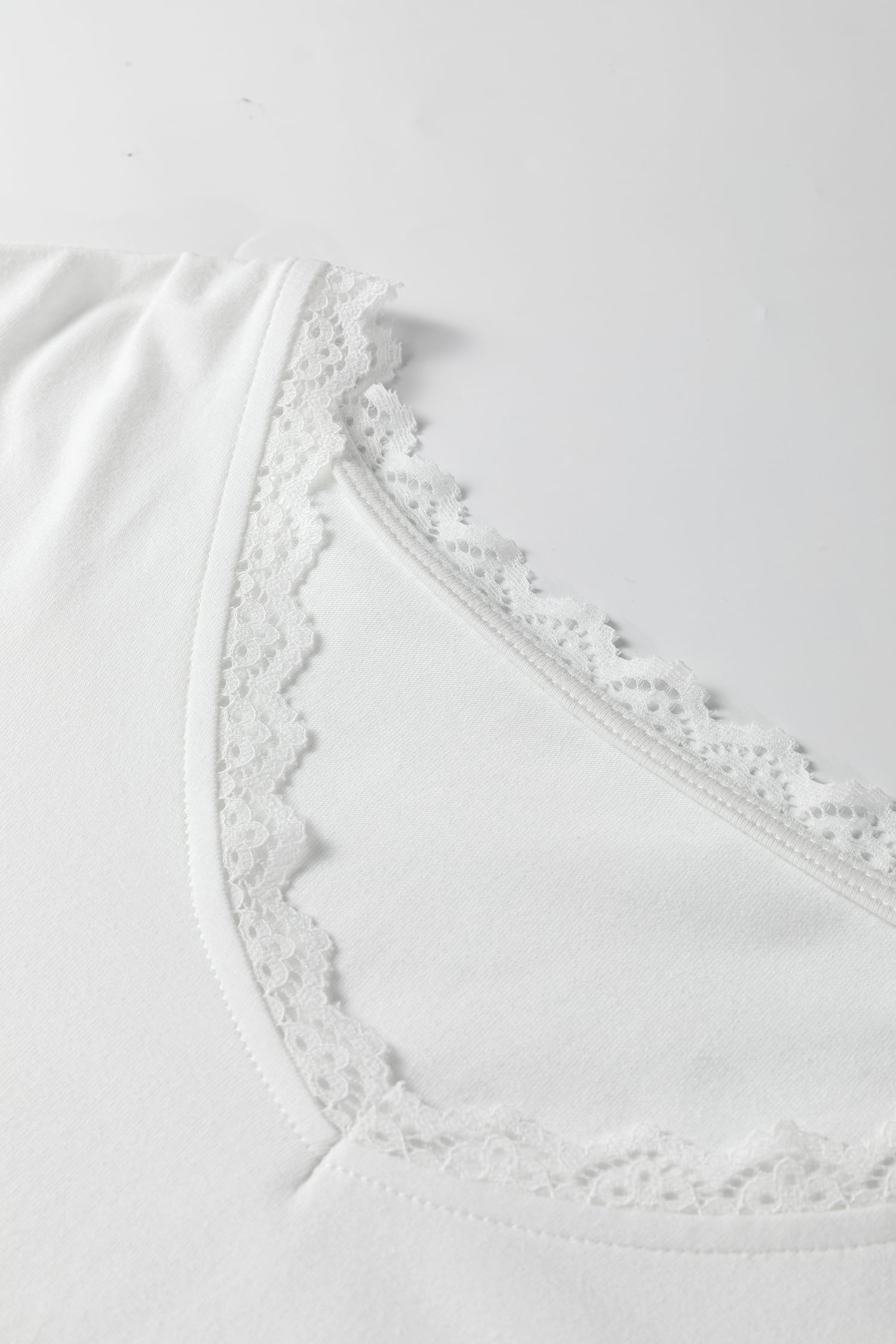 White Lace Trim V Neck Cuffed Long Sleeve Loose Top
