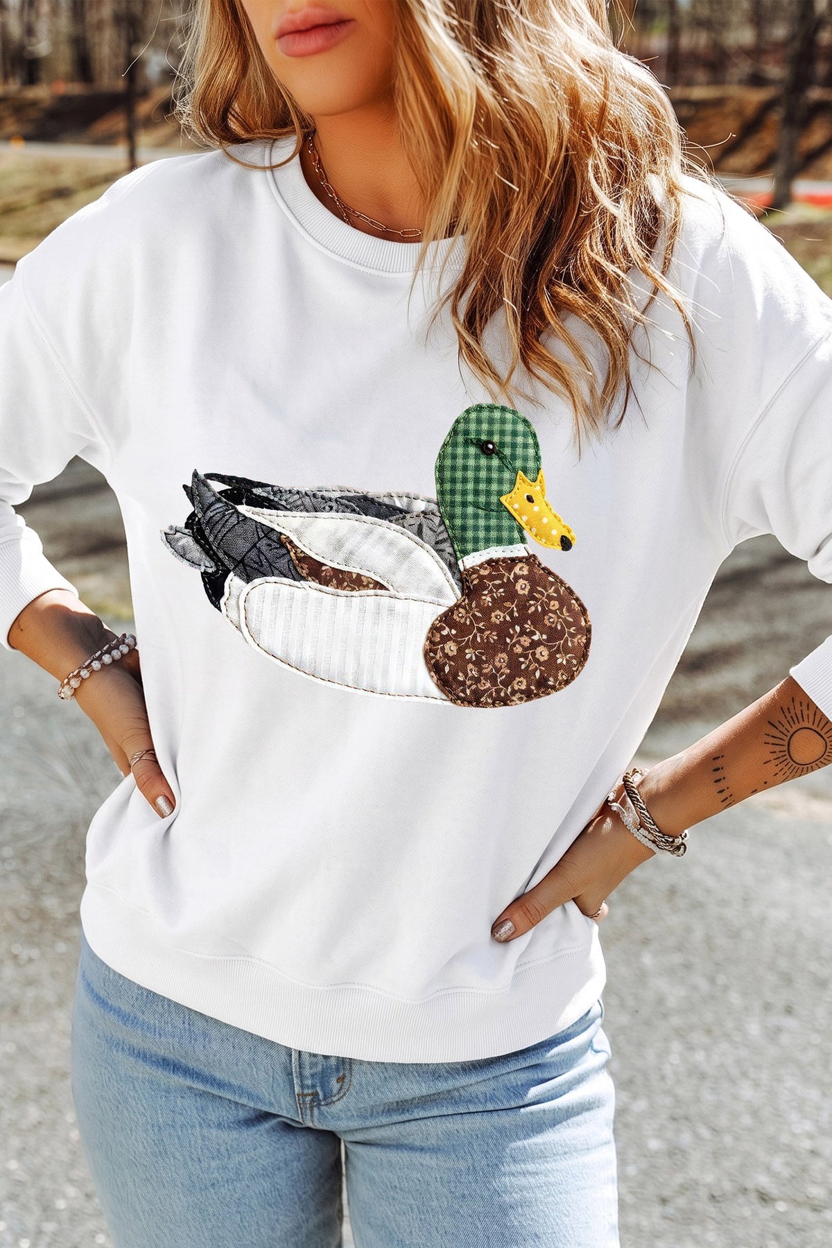 White Mallard Graphic Crewneck Casual Pullover Sweatshirt