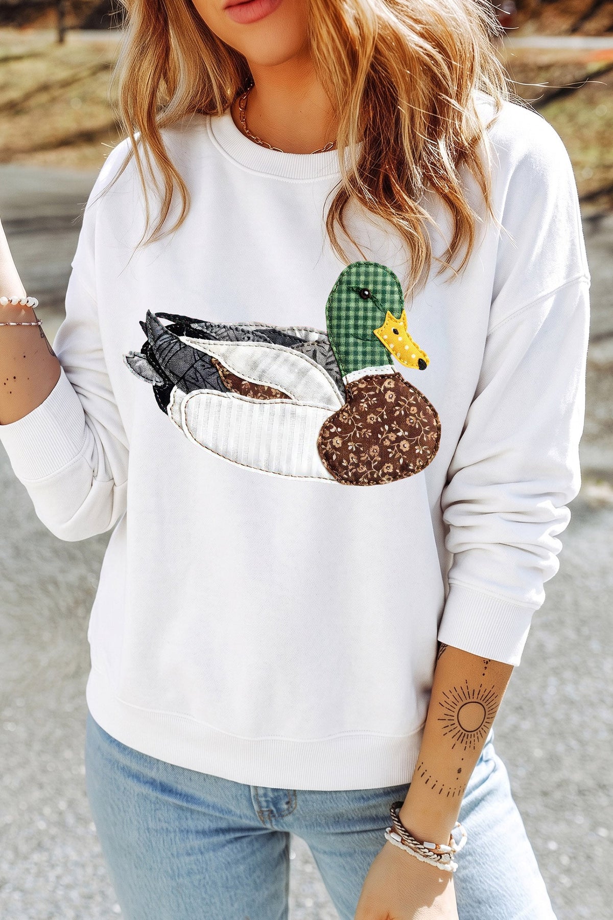 White Mallard Graphic Crewneck Casual Pullover Sweatshirt
