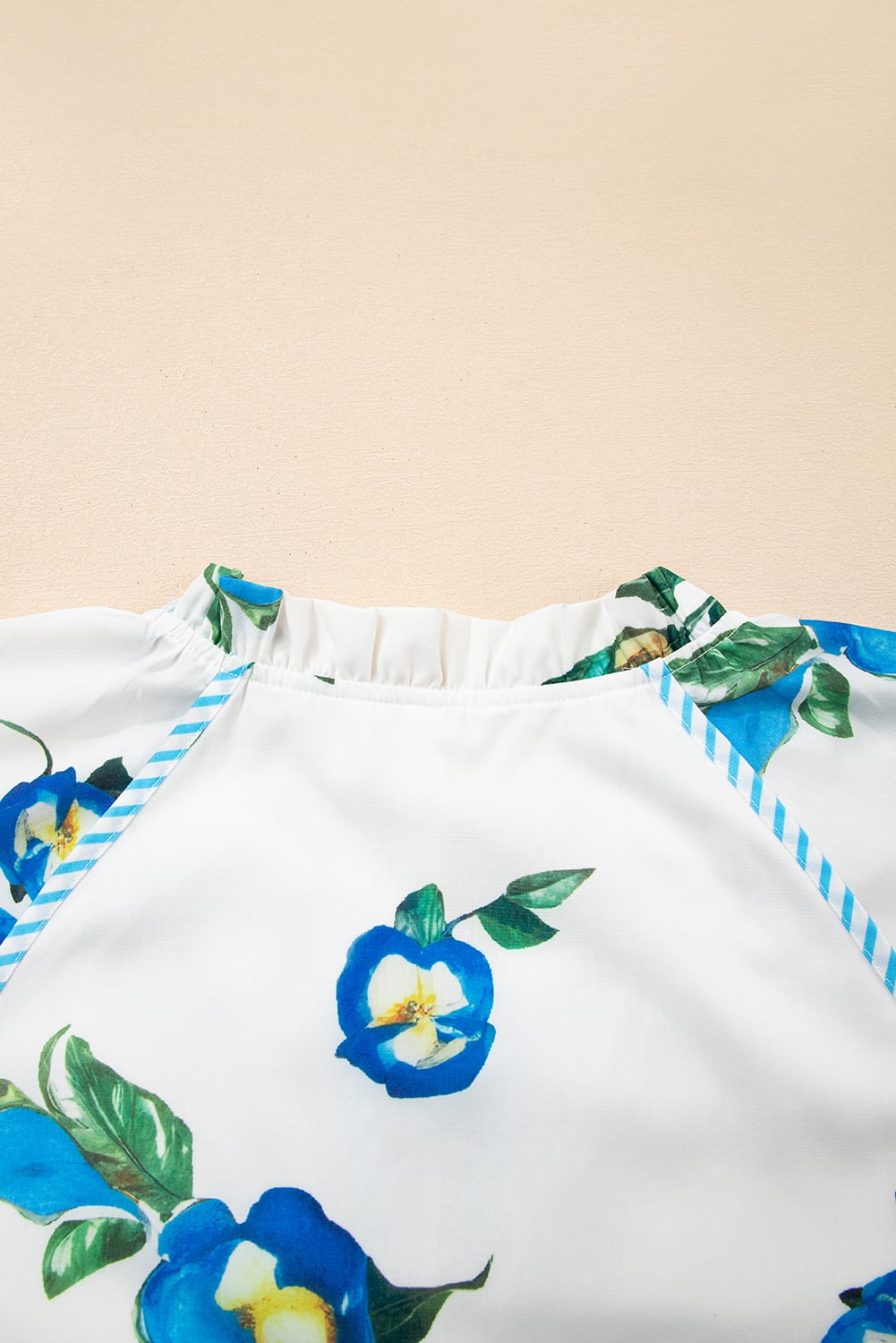 White Plus Size Floral Short Puff Sleeve Contrast Tie V Neck Dress