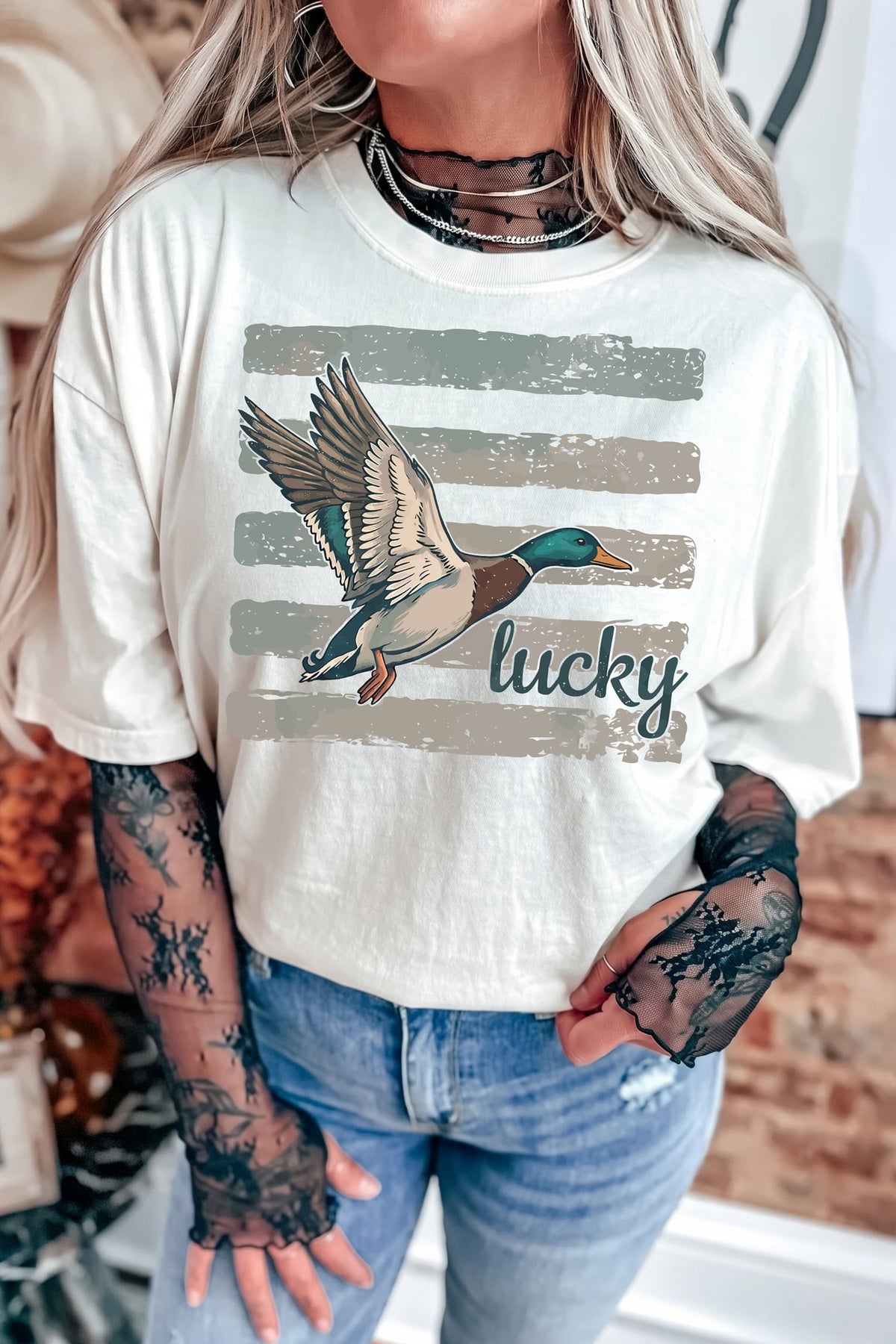 White Retro Mallard Striped Print Casual Short Sleeve T Shirt