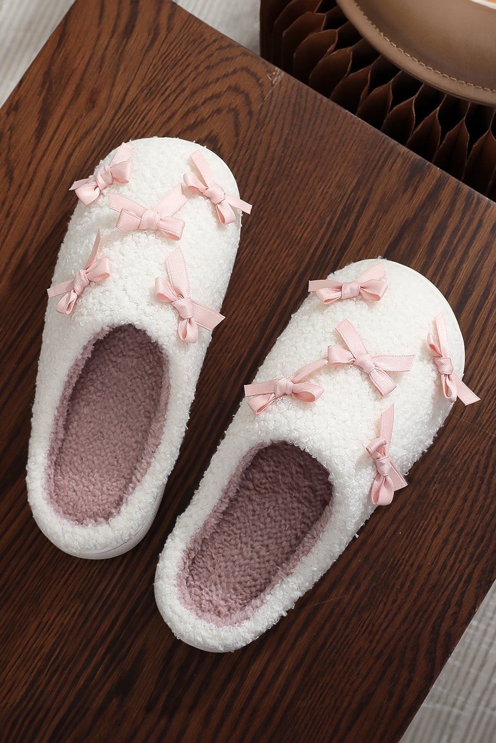 White Ribbed Bow Decor Plush House Slipper