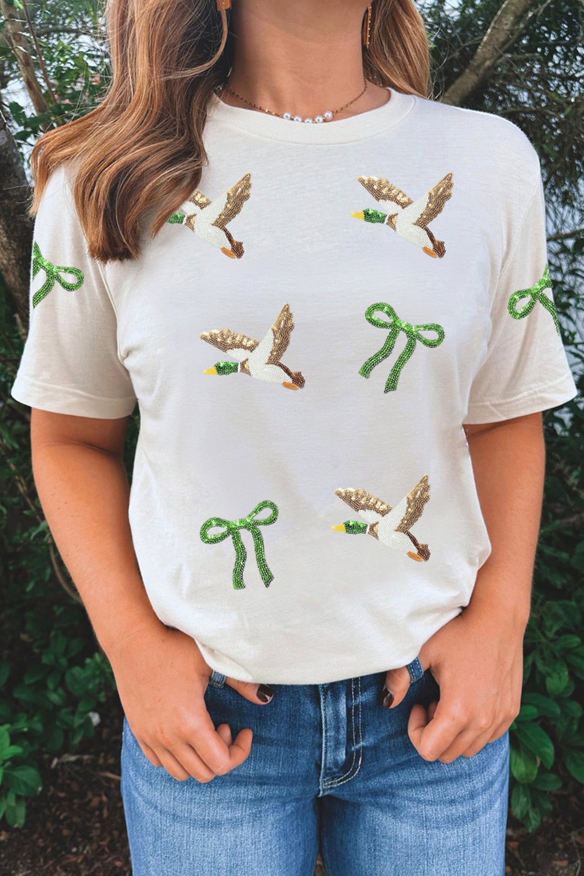 White Sequin Mallard Bow Round Neck Graphic T Shirt