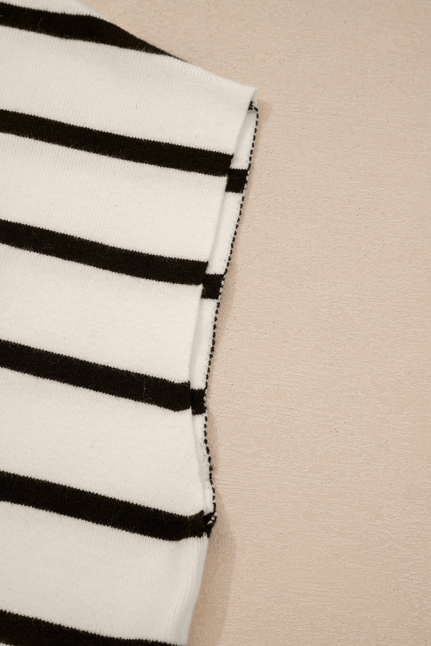 White Side Slits Crewneck Short Sleeve Sweater Tee