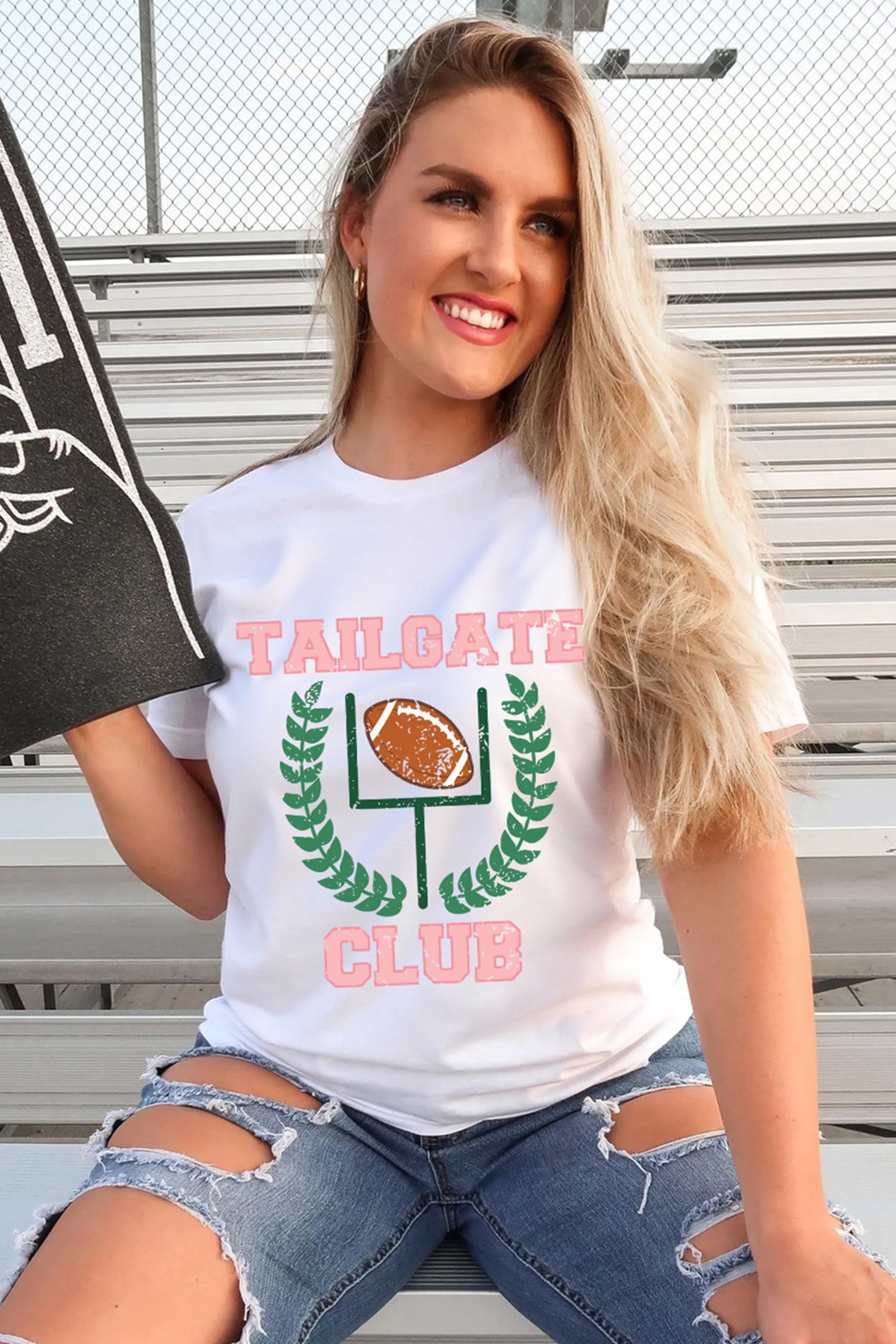 White TAILGATE CLUB Casual Round Neck Game Day T Shirt