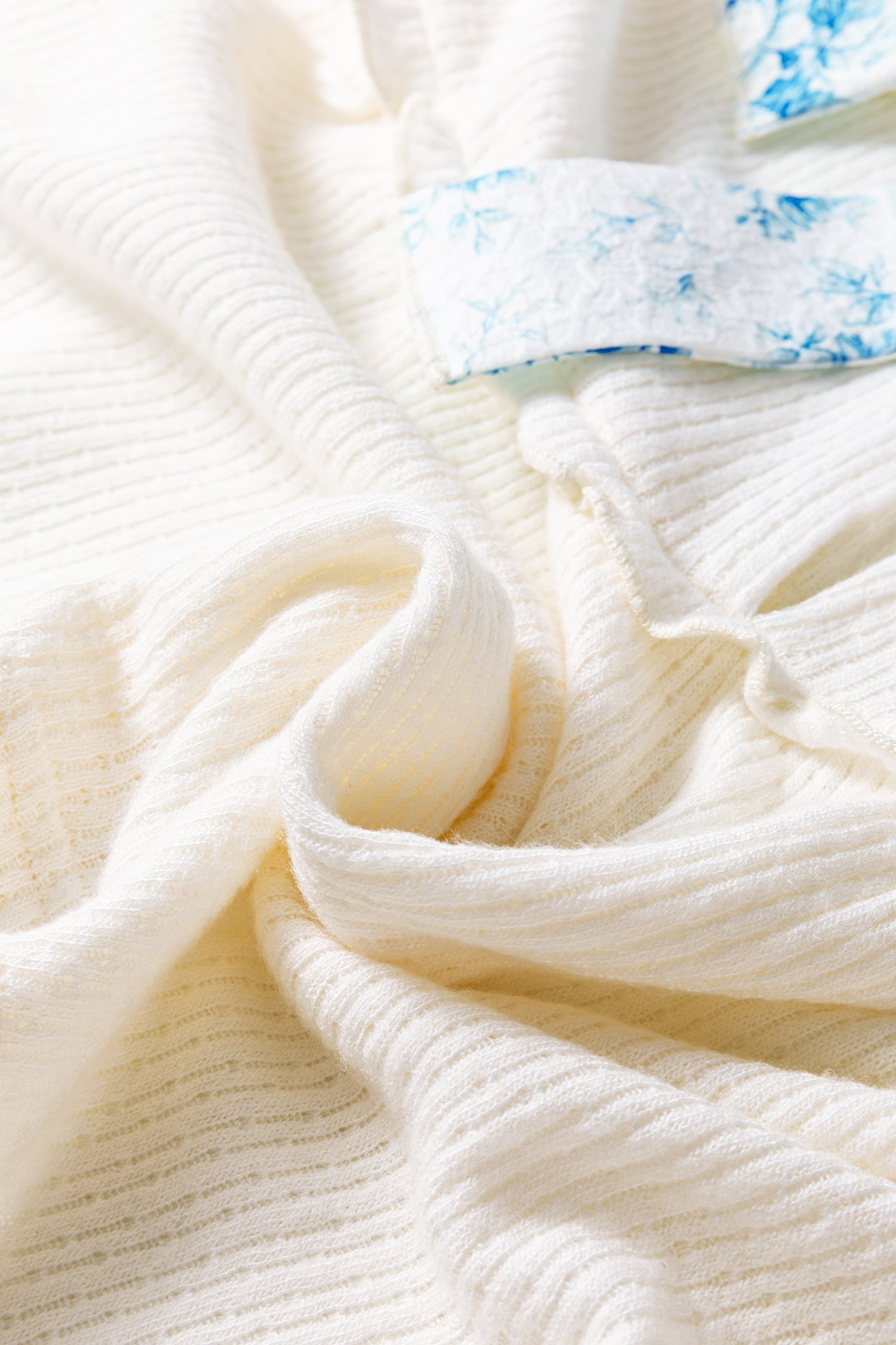 White Textured Knit V Neck Short Bubble Sleeve Peplum Top