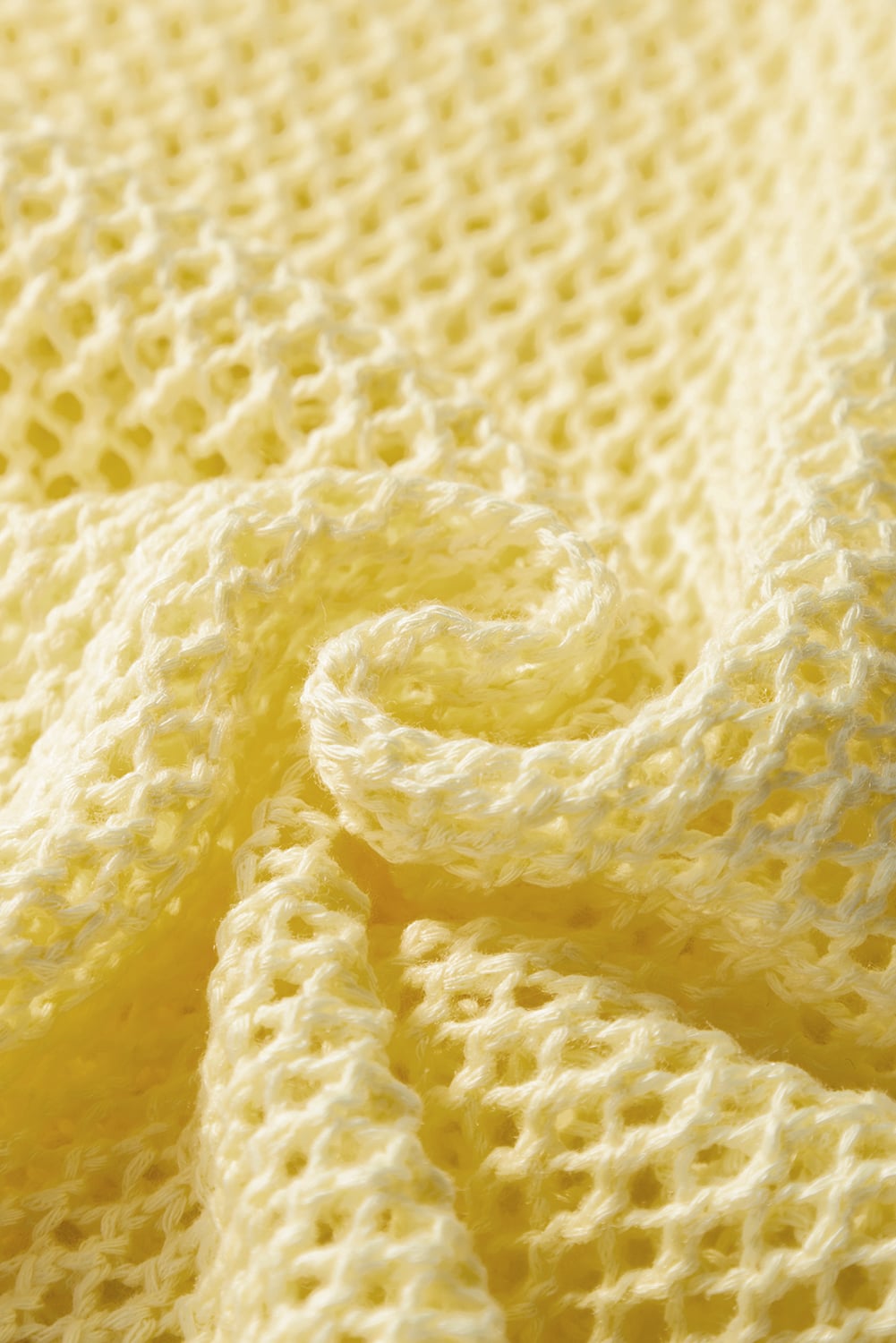 Yellow Solid Color Hollowed Knit Round Neck Sweater Vest